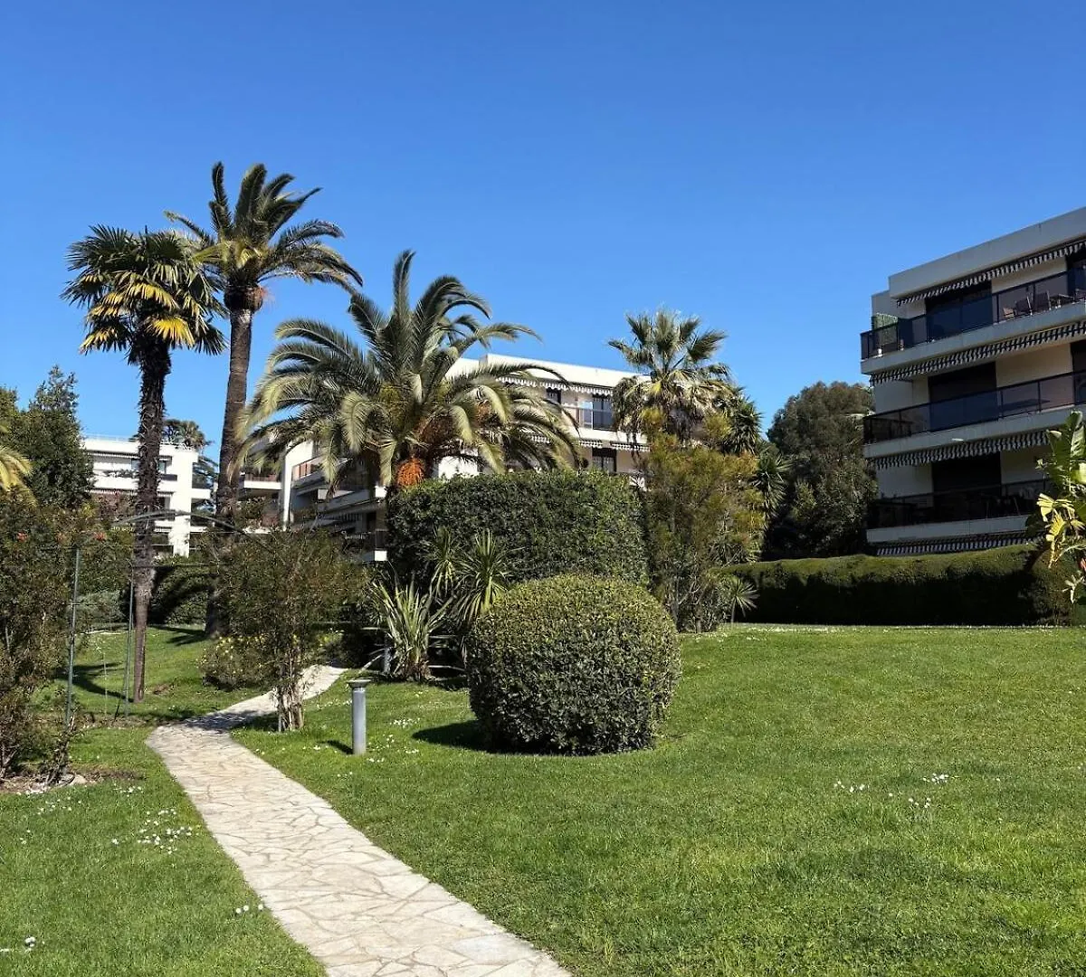 Dernier Etage-Piscine-Tennis-2 Terrasses-Garage-Wifi Cannes Apartment